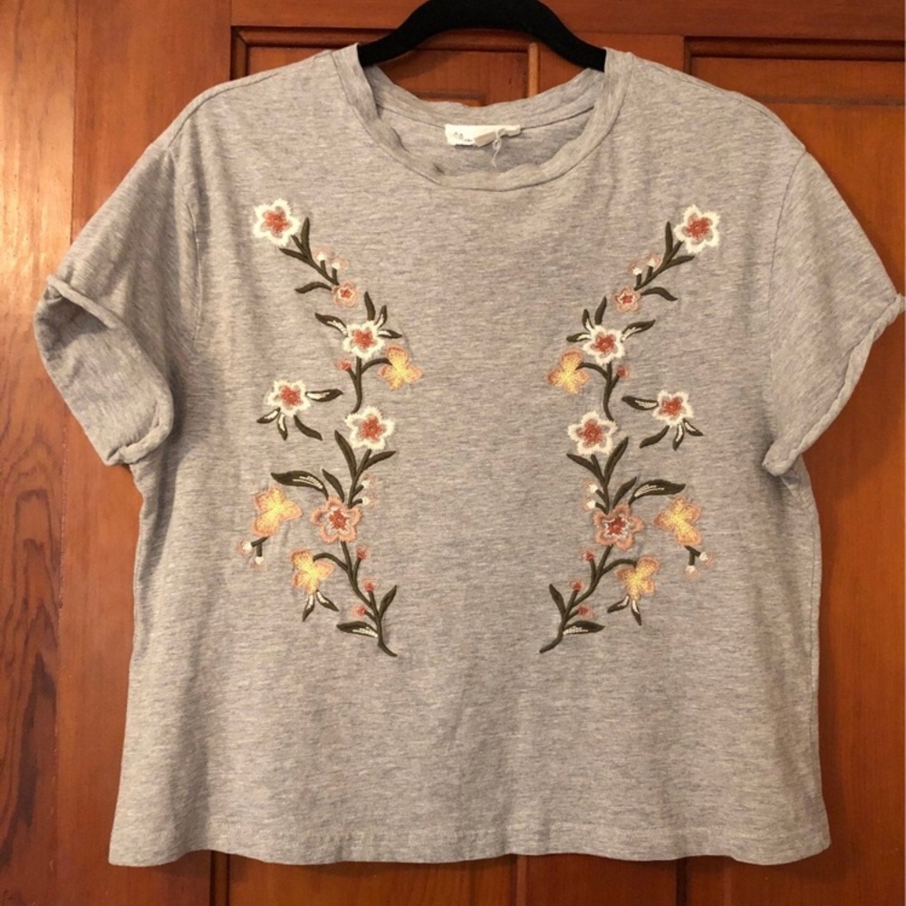 Embroidered Cropped Tee, size L